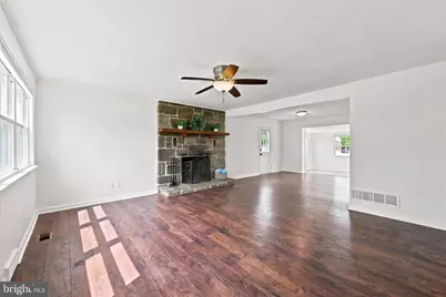 112 Tillman Lane, Aston, PA 19014 - Photo 2