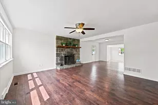 112 Tillman Ln, Aston, PA 19014 - Photo 2