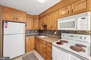 1054 N Academy Ave, Glenolden, PA 19036 - Photo 6