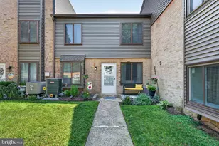 5200 Hilltop Dr, Brookhaven, PA 19015 - Photo 2
