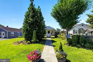 76 Florence Ave, Aston, PA 19014 - Photo 2