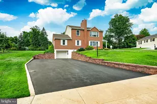 2741 Hillview Rd, Broomall, PA 19008 - Photo 2