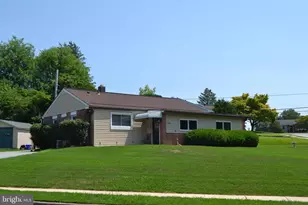 2220 Baldwin Run Dr, Aston, PA 19014 - Photo 1