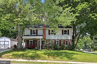 747 Surrey Rd, Aldan, PA 19018 - Photo 1