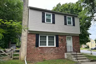 13 Kathleen Dr, Upper Chichester, PA 19014 - Photo 1