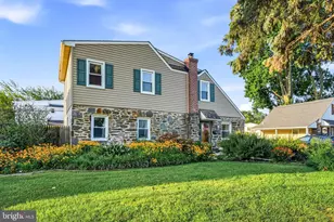 732 Cricket Ln, Aldan, PA 19018 - Photo 2
