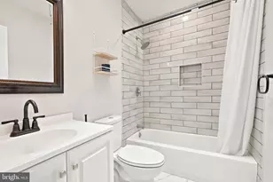 7135 Clover Ln, Upper Darby, PA 19082 - Photo 10