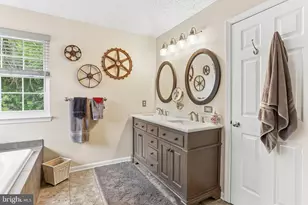 1204 Woodsview Dr, Garnet Valley, PA 19060 - Photo 28