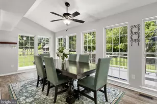 2 Huntington Ct, Upper Chichester, PA 19061 - Photo 8