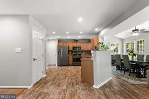 2 Huntington Ct, Upper Chichester, PA 19061 - Photo 6
