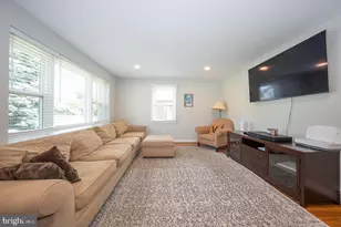 113 Walnut Hill Ln, Havertown, PA 19083 - Photo 4
