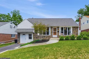 1435 Windsor Park Ln, Havertown, PA 19083 - Photo 2
