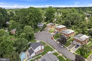 221 Juniper Rd, Havertown, PA 19083 - Photo 2