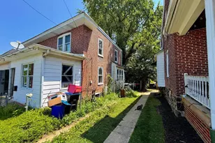 2611 Lindsay St, Chester, PA 19013 - Photo 4
