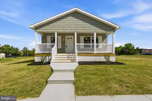 12 Market Ln, Marcus Hook, PA 19061 - Photo 1