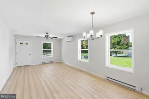 12 Market Ln, Marcus Hook, PA 19061 - Photo 10
