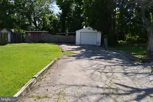 530 Pershing Ave, Collingdale, PA 19023 - Photo 4