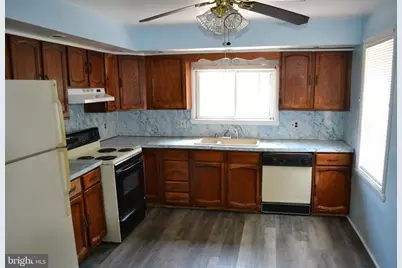 530 Pershing Avenue, Collingdale, PA 19023 - Photo 18