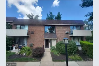 100 E Glenolden Avenue #R-12, Glenolden, PA 19036 - Photo 1