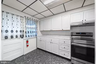 425 Arlington Ave, Upper Darby, PA 19082 - Photo 10