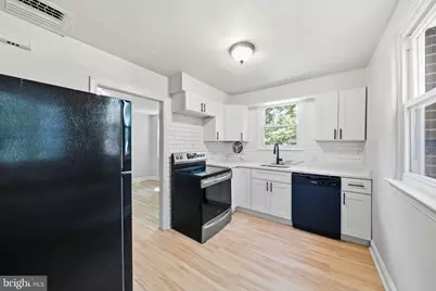 725 Irvington Place, Chester, PA 19013 - Photo 8