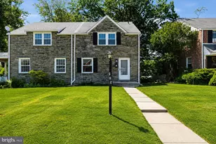 725 Irvington Pl, Chester, PA 19013 - Photo 2