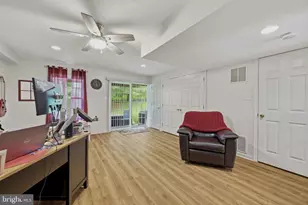 53 Hoag Ln, Aston, PA 19014 - Photo 16