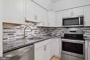 239 E Chelsea Cir, Newtown Square, PA 19073 - Photo 8