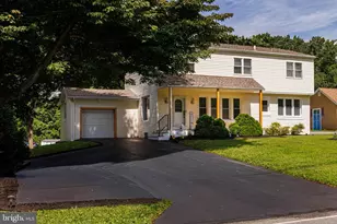 652 Meetinghouse Rd, Upper Chichester, PA 19061 - Photo 2