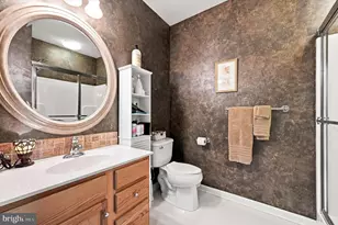 421 Creekside Dr, Brookhaven, PA 19015 - Photo 18