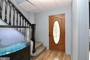 16 Cedar St, Marcus Hook, PA 19061 - Photo 2