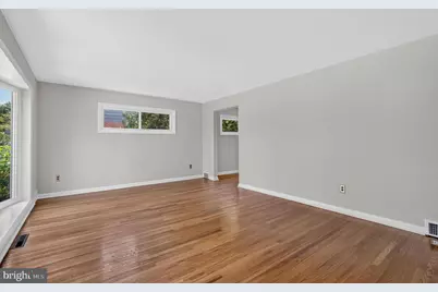 1107 Evergreen Avenue, Folsom, PA 19033 - Photo 2