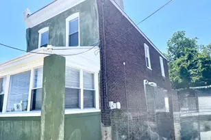 906 Cedar Ave, Darby, PA 19023 - Photo 2