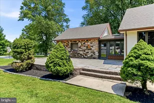 2732 Old Cedar Grove Rd, Broomall, PA 19008 - Photo 10
