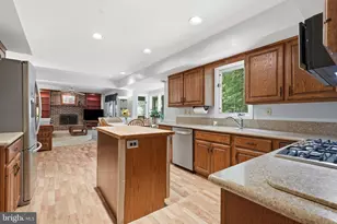 1137 Red Oak Dr, Garnet Valley, PA 19060 - Photo 6