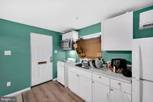 402 Market St, Marcus Hook, PA 19061 - Photo 18