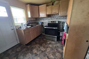1144 Concord Ave, Chester, PA 19013 - Photo 10