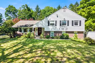 416 Yorkshire Rd, Bryn Mawr, PA 19010 - Photo 2