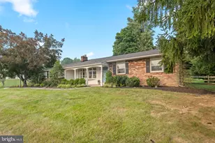 420 Bishop Hollow Rd, Newtown Square, PA 19073 - Photo 2