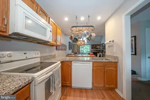 421 Derry Dr, Aston, PA 19014 - Photo 8