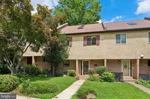156 Eaton Dr, Wayne, PA 19087 - Photo 2