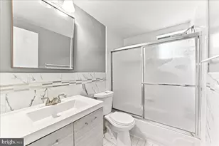100 #D 9 E Glenolden Ave Ave, Glenolden, PA 19036 - Photo 4