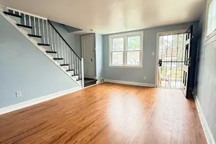 252 W 21st St, Chester, PA 19013 - Photo 2