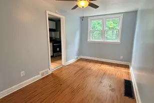 252 W 21st St, Chester, PA 19013 - Photo 4