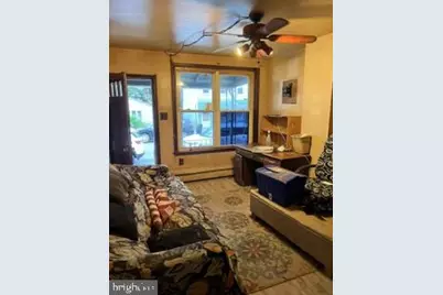 27 W 3rd Street, Marcus Hook, PA 19061 - Photo 2