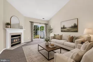 18 Dresner Cir, Upper Chichester, PA 19061 - Photo 2