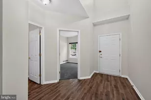 18 Dresner Cir, Upper Chichester, PA 19061 - Photo 8