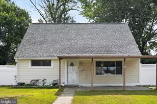 809 Quince Ln, Secane, PA 19018 - Photo 2