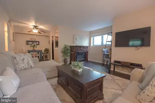 6106 Hilltop Dr, Brookhaven, PA 19015 - Photo 2