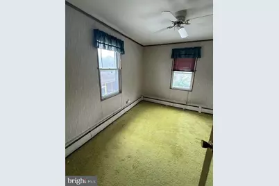 22 W Roland Road, Brookhaven, PA 19015 - Photo 2